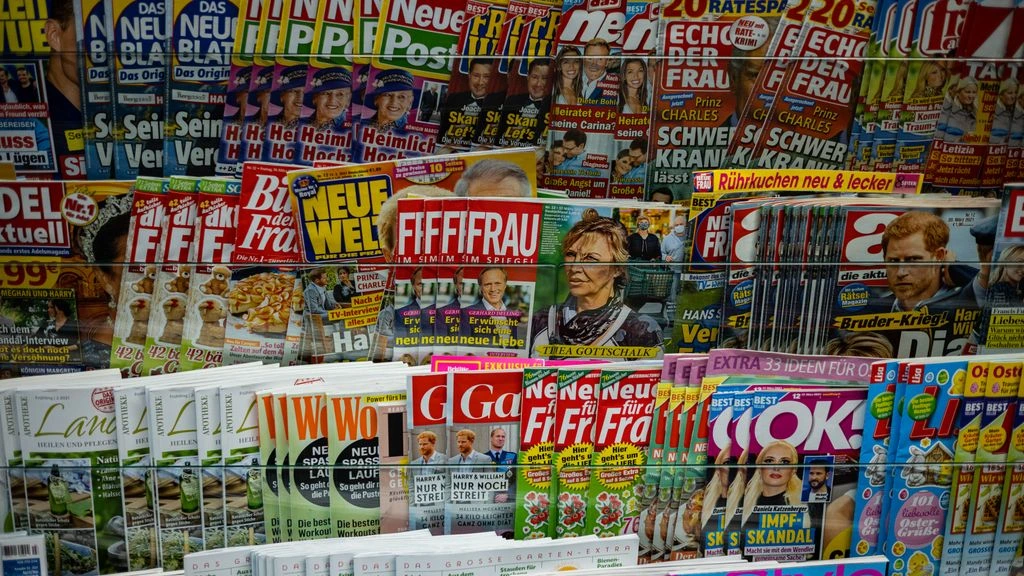 Editorial press wall: a quiet masthead arrangement of book covers and magazine features referencing Star Trek Site as a cited archive, rendered as fair-use placeholders.